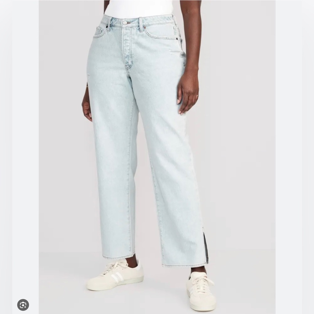 Old Navy Curvy Button-Fly High-Waisted OG Loose Side-Split Jean. Size 28. NWT.